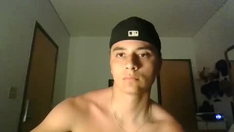 Snapshot of jackstrongof chatting on June 4, 3:45 am ImZacharyTyler online show from June 4, 3:45 am