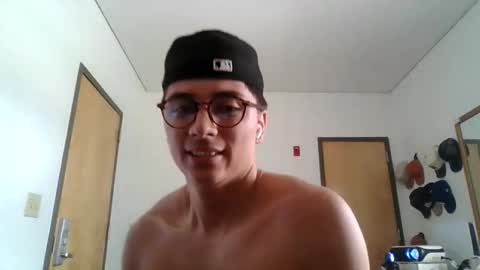 Snapshot of jackstrongof chatting on June 7, 5:49 pm ImZacharyTyler online show from June 7, 5:49 pm