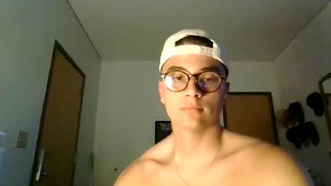 Snapshot of jackstrongof chatting on June 12, 1:26 am ImZacharyTyler online show from June 12, 1:26 am