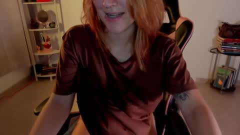 Linda Sofia help me get to 100 thumbs up online show from February 3, 1:52 am