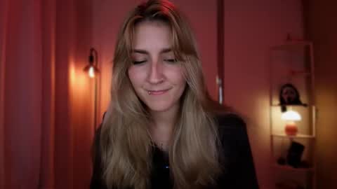 Snapshot of jacky_croft chatting on March 16, 2:06 am Linda Sofia help me get to 100 thumbs up online show from March 16, 2:06 am