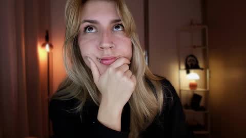 Snapshot of jacky_croft chatting on March 31, 2:02 am Linda Sofia help me get to 100 thumbs up online show from March 31, 2:02 am