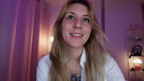 Snapshot of jacky_croft chatting on May 9, 1:44 am Linda Sofia help me get to 100 thumbs up online show from May 9, 1:44 am