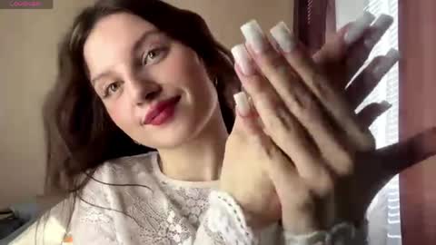 Snapshot of jaclynmalcolm chatting on May 20, 5:35 am Lillian online show from May 20, 5:35 am