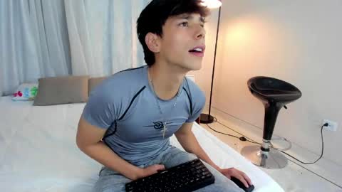 jacob_colliins online show from May 11, 2:50 am