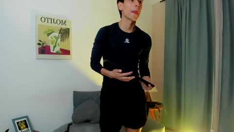 jacob_colliins online show from June 6, 4:06 am