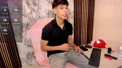 jacob_colliins online show from June 14, 10:12 pm