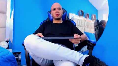 Snapshot of jacob_garcia_ chatting on November 26, 12:17 pm jacob_garcia_ online show from November 26, 12:17 pm