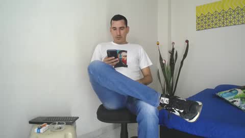 Snapshot of jacobandjayydenn chatting on December 16, 7:21 pm Jacob And Jayden online show from December 16, 7:21 pm