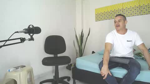 Snapshot of jacobandjayydenn chatting on February 1, 7:13 pm Jacob And Jayden online show from February 1, 7:13 pm