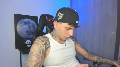 jacobb116 online show from November 10, 1:04 am