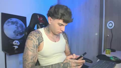 jacobb116 online show from November 13, 1:26 am