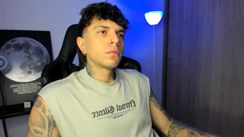 jacobb116 online show from February 2, 1:04 am