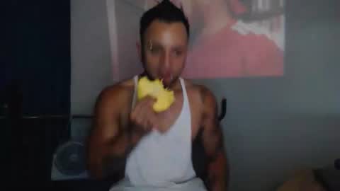 Snapshot of jacobjamess chatting on December 14, 4:51 am jacobjamess online show from December 14, 4:51 am