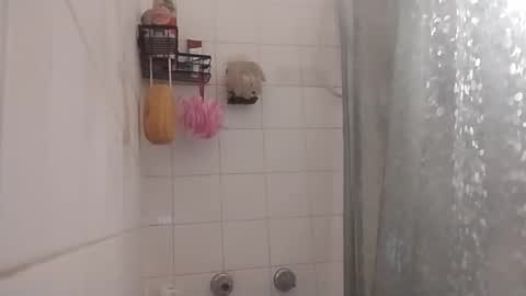 Snapshot of jacobledyit21 chatting on October 21, 10:10 pm Shakey j online show from October 21, 10:10 pm