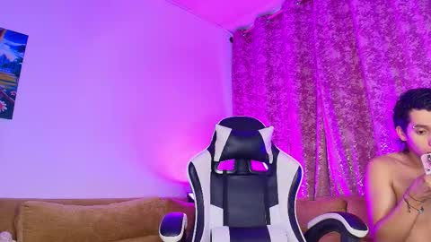 Snapshot of jacobo__parker21 chatting on December 4, 9:07 am jacobo parker online show from December 4, 9:07 am