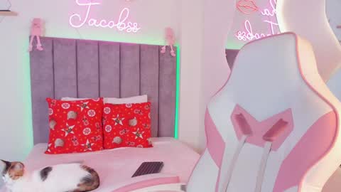 Snapshot of jacobss_gh chatting on December 11, 11:10 pm JACOBSS online show from December 11, 11:10 pm