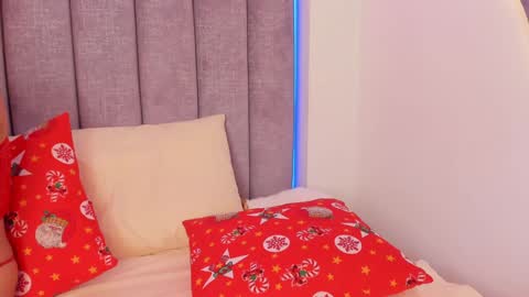 Snapshot of jacobss_gh chatting on December 20, 2:41 am JACOBSS online show from December 20, 2:41 am