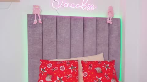 Snapshot of jacobss_gh chatting on December 22, 1:55 am JACOBSS online show from December 22, 1:55 am