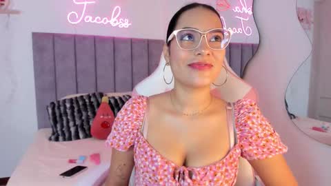 Snapshot of jacobss_gh chatting on September 15, 8:42 pm JACOBSS online show from September 15, 8:42 pm