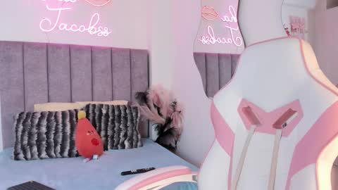 Snapshot of jacobss_gh chatting on September 21, 8:43 pm JACOBSS online show from September 21, 8:43 pm