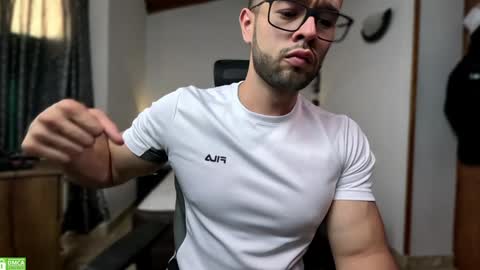 Snapshot of jacobt77 chatting on January 11, 10:29 pm Jacob online show from January 11, 10:29 pm