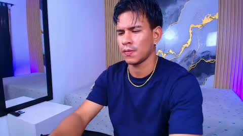 Snapshot of jacobwolf__ chatting on May 20, 8:37 pm Jacob Wolf online show from May 20, 8:37 pm