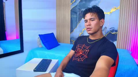 Snapshot of jacobwolf__ chatting on May 28, 9:12 pm Jacob Wolf online show from May 28, 9:12 pm