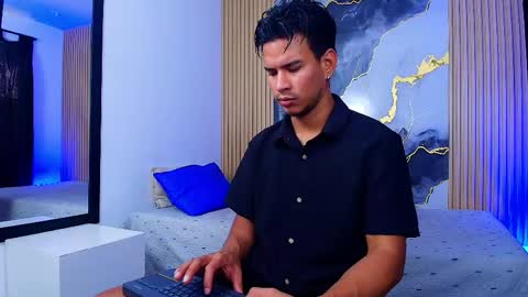 Snapshot of jacobwolf__ chatting on May 30, 7:11 pm Jacob Wolf online show from May 30, 7:11 pm