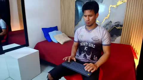 Snapshot of jacobwolf__ chatting on May 31, 7:37 pm Jacob Wolf online show from May 31, 7:37 pm