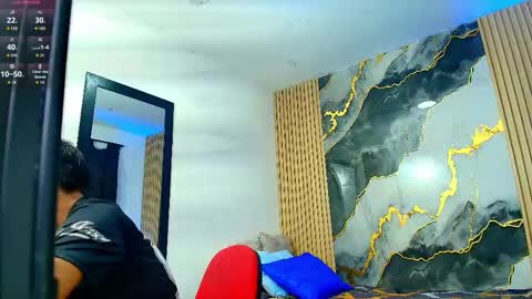 Snapshot of jacobwolf__ chatting on June 3, 7:08 pm Jacob Wolf online show from June 3, 7:08 pm