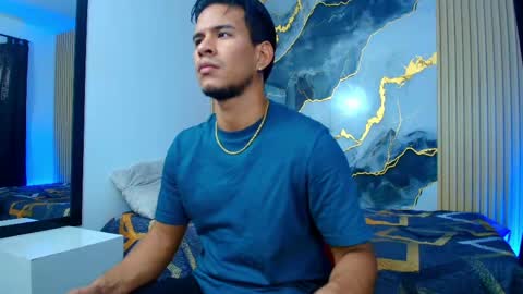 Snapshot of jacobwolf__ chatting on June 8, 6:52 pm Jacob Wolf online show from June 8, 6:52 pm