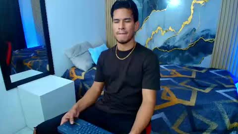 Snapshot of jacobwolf__ chatting on June 9, 7:14 pm Jacob Wolf online show from June 9, 7:14 pm