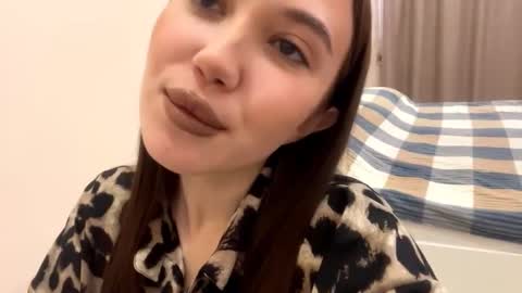 Lina online show from February 8, 9:13 am