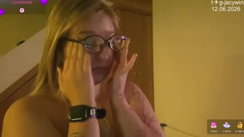 jacywinslat online show from June 12, 8:19 pm