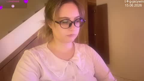 jacywinslat online show from June 15, 8:49 am
