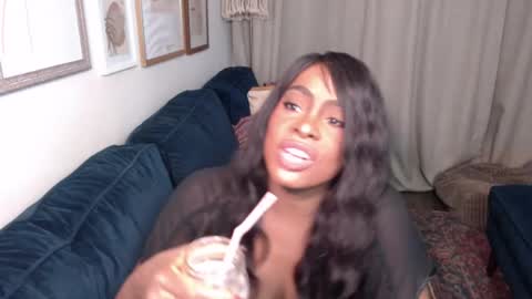 Jade online show from December 8, 11:24 am