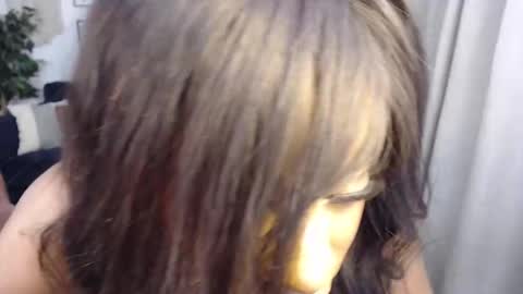 Jade online show from February 25, 7:09 am