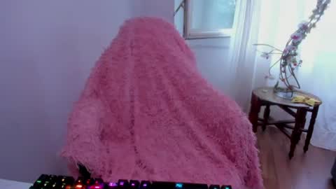 Jade online show from June 12, 5:06 am