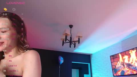 Jade online show from November 3, 2:07 pm