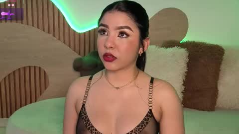  Jade Bonnet online show from February 5, 12:10 pm