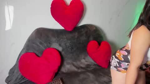 Jade online show from February 8, 3:32 am