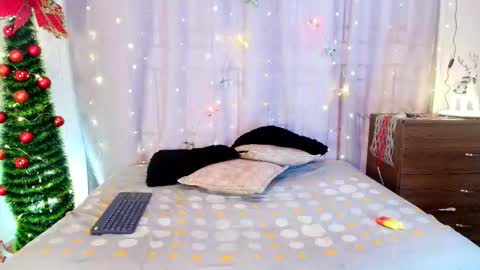  Jade Brunete  online show from December 17, 8:26 pm