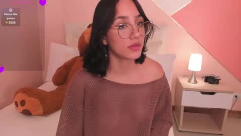 Jade online show from October 10, 5:45 pm