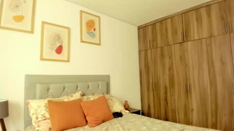 Jade smile online show from September 25, 4:00 pm