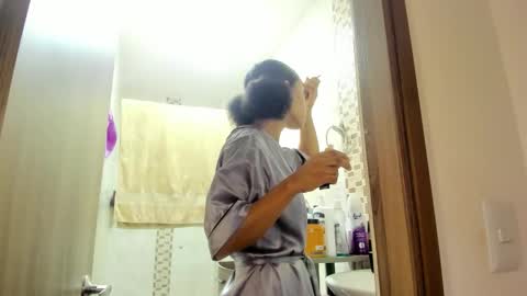 Jade smile online show from October 22, 2:50 pm