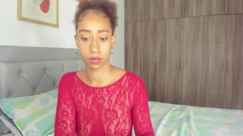 Snapshot of jade_obi chatting on February 19, 2:02 pm Jade smile online show from February 19, 2:02 pm