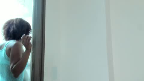 Snapshot of jade_obi chatting on February 27, 1:00 pm Jade smile online show from February 27, 1:00 pm