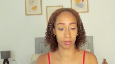 Snapshot of jade_obi chatting on March 2, 2:24 pm Jade smile online show from March 2, 2:24 pm
