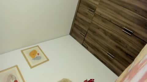 Snapshot of jade_obi chatting on June 17, 1:12 pm Jade smile online show from June 17, 1:12 pm